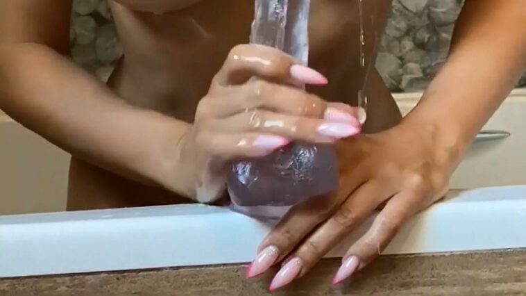 Neiva Mara Nude Bath Dildo Play Onlyfans Video Leaked