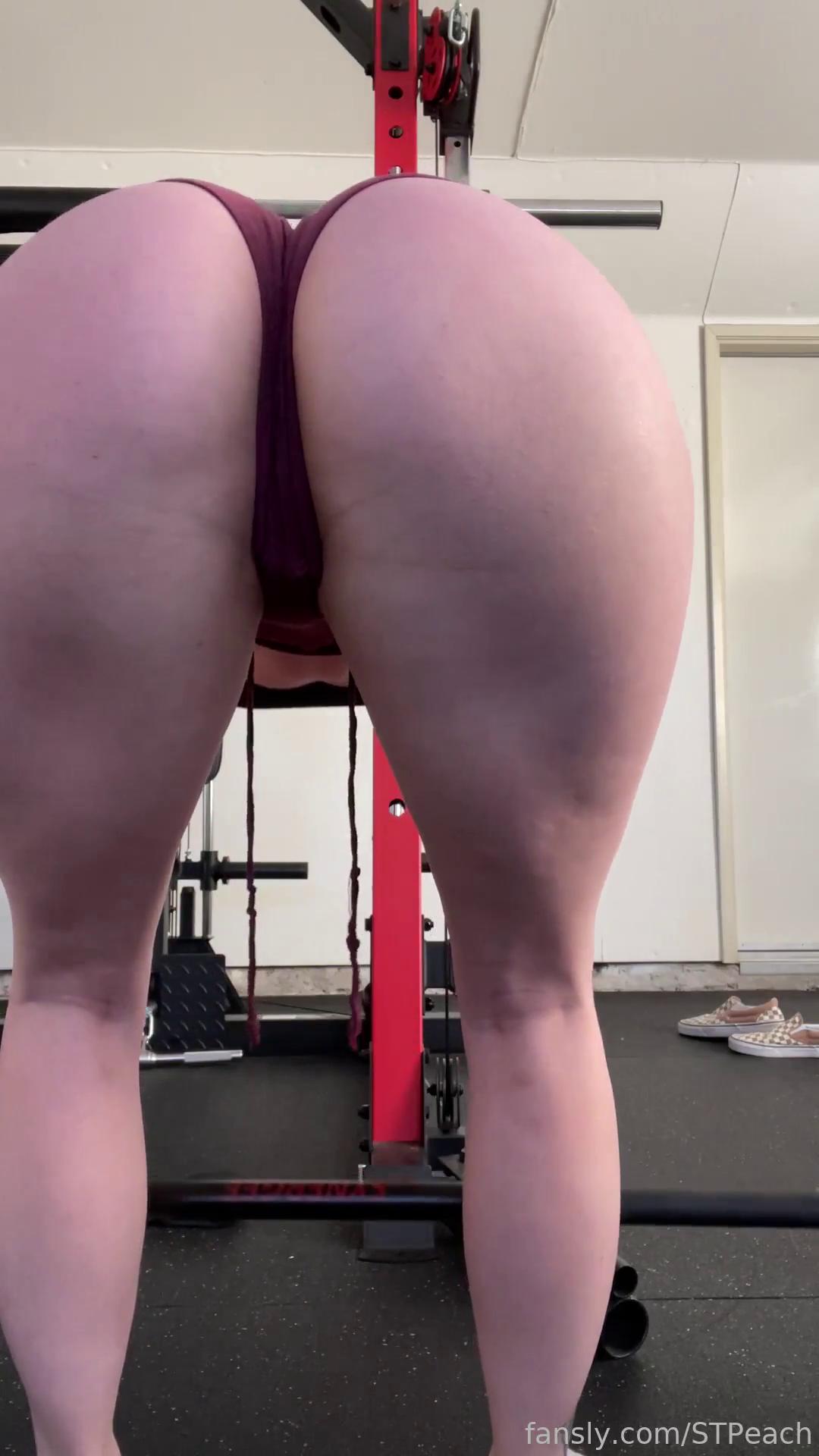 STPeach Ass Workout Fansly Video Leaked - Influencers GoneWild