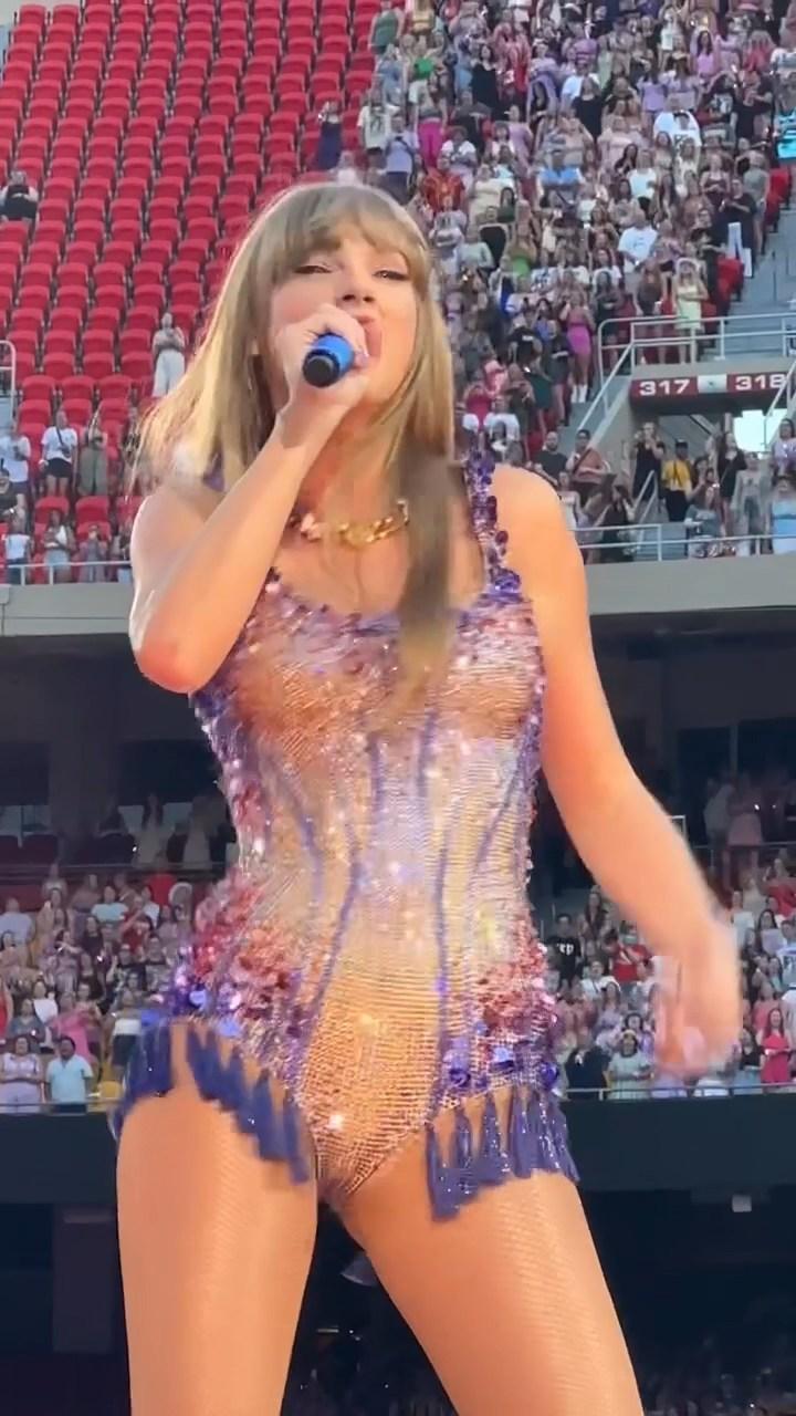 Taylor Swift Camel Toe Bodysuit Video Leaked - Influencers GoneWild