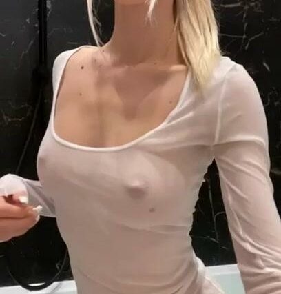 Lola Bunny Wet T-Shirt Bath OnlyFans Video Leaked