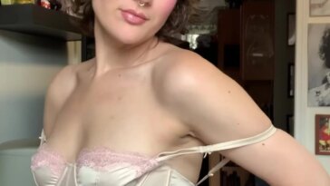 Sugar Boogerz ASMR Nude Striptease Qween Sativa Onlyfans Video